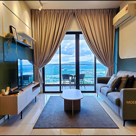Hotel Country Garden Danga Bay By Widebed Jb Johor Bahru Esterno foto