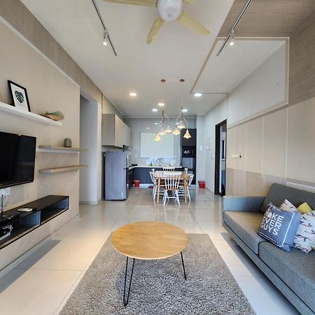 Hotel Country Garden Danga Bay By Widebed Jb Johor Bahru Esterno foto