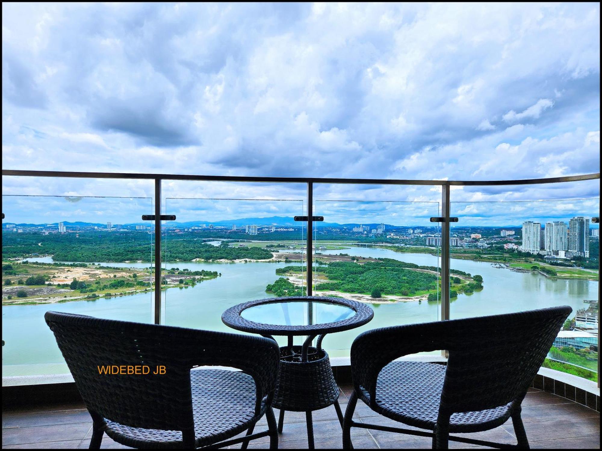 Hotel Country Garden Danga Bay By Widebed Jb Johor Bahru Esterno foto